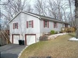 161 Bob White Dr, Harpers Ferry, WV 25425