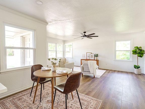 3rd image of 2604 Kings Way
