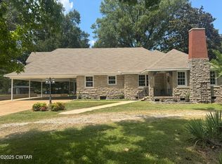 511 White Ave, Henderson, TN 38340