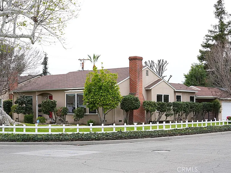 6343 Livia Ave — Photo 1