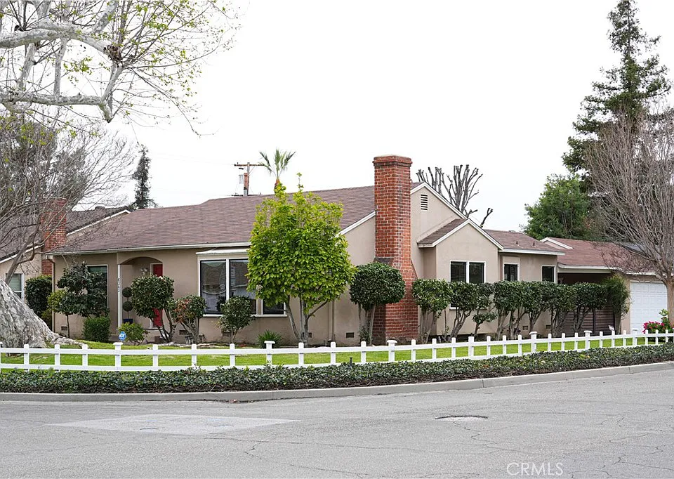 6343 Livia Ave