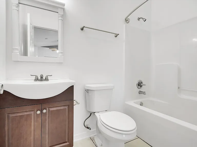 Tiny Apartment Rentals — Photo 34