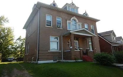 26 Lewis Pl