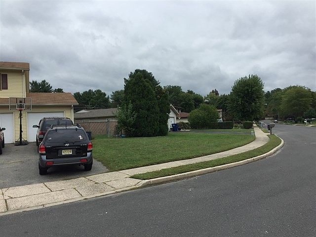 2nd image of 1 Buckingham Dr