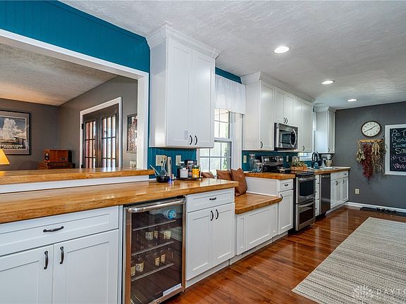 3rd image of 6822 Bejay Dr