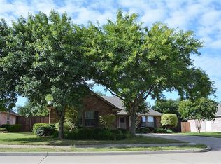 108 Hunters Trl, Red Oak, TX 75154