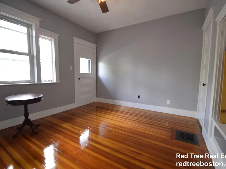 121 Lowell St #121 — Photo 4