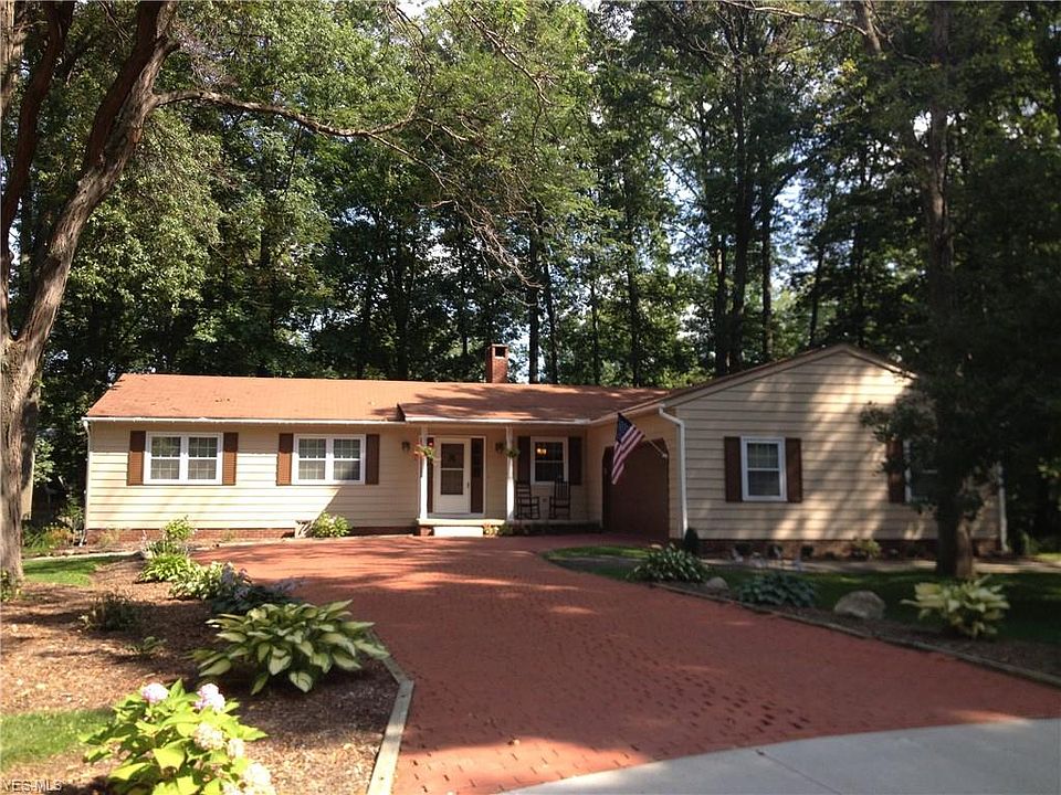 1st image of 2173 Woodlawn Cir