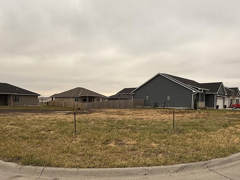 2nd image of 2710 S Lauren Ln