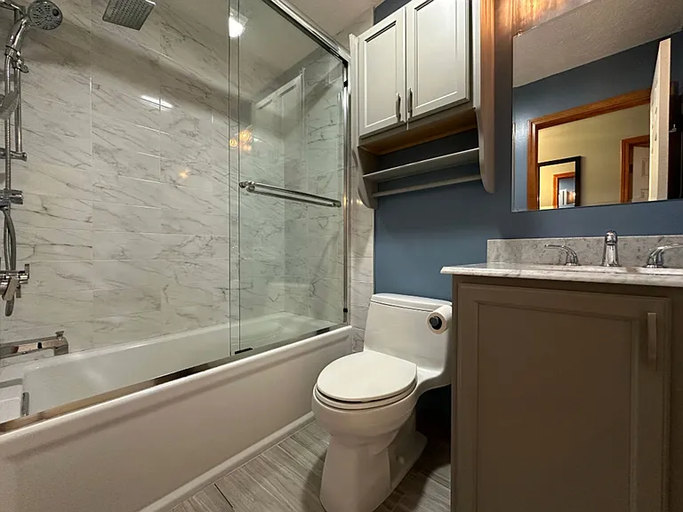 401 Park Creek Ct — Photo 13
