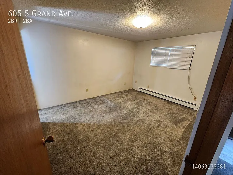 605 S Grand Ave — Photo 8