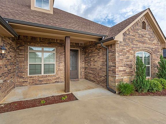 3rd image of 101 Germantown Cir