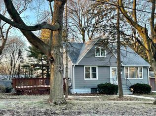 2815 Pleasant View Ave, Rockford, IL 61108