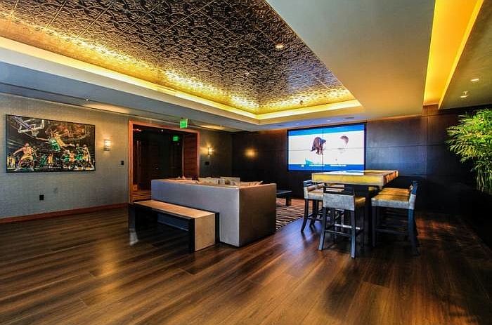 2nd image of 900 W Olympic Blvd Floor 36