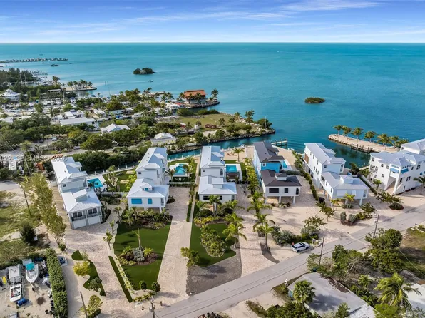 735 50th St, Marathon, FL 33050