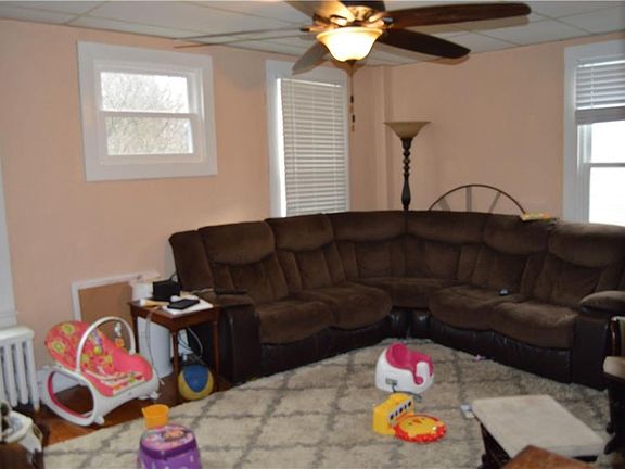 3rd image of 213-15 Brown Blvd