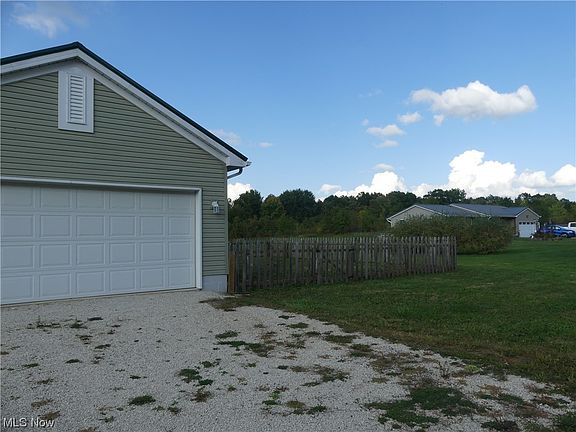 3rd image of 2420 Norton Ln