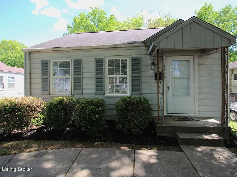2421 Lindbergh Dr — Photo 1
