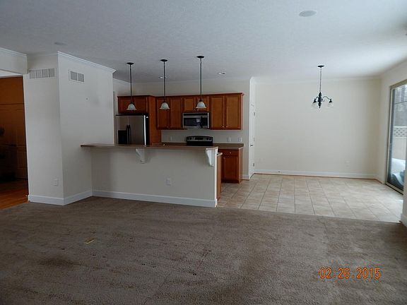 4th image of 44 Neuchatel Ln