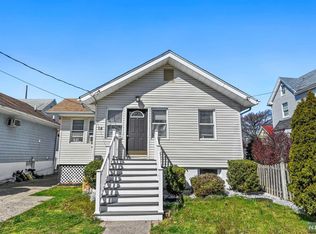 14 Maple St, Ridgefield Park, NJ 07660