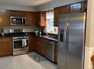 29 Scotchpine Dr, Voorheesville, NY 12186