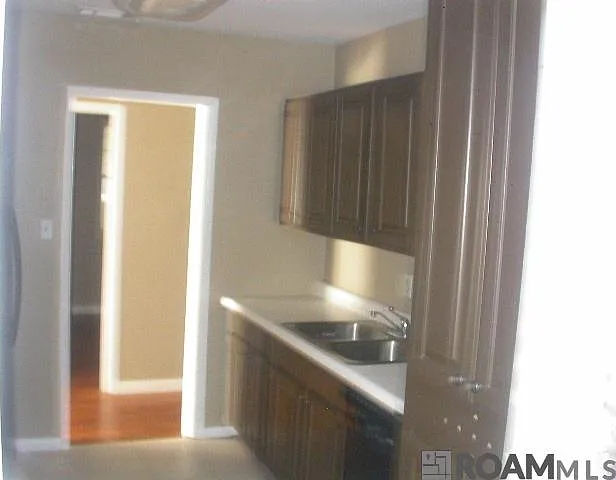 1977 Cherrydale Ave — Photo 5