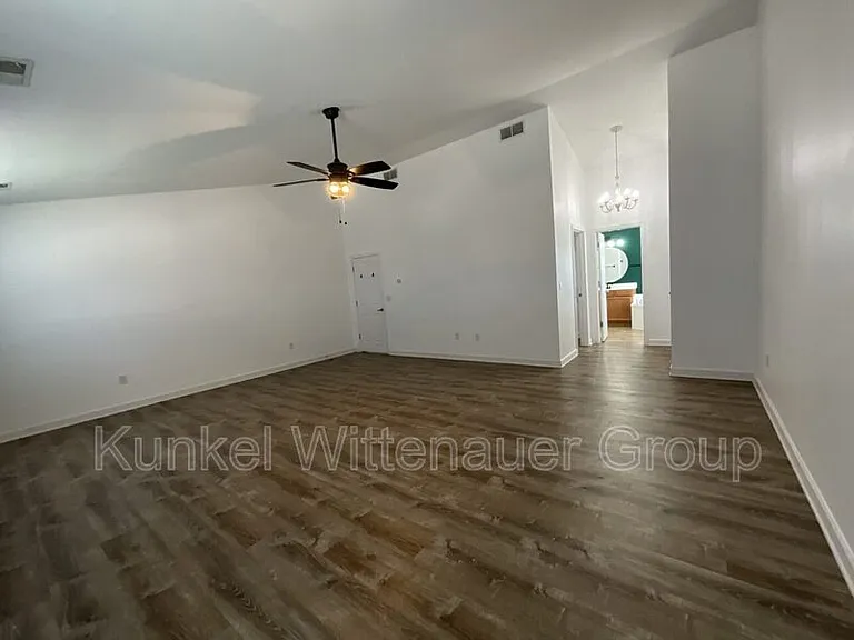 2621 Greystone Estates Pkwy — Photo 18