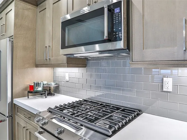 876 Doheny Way — Photo 8