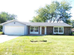 1087 Highbury Ct, Elgin, IL 60120