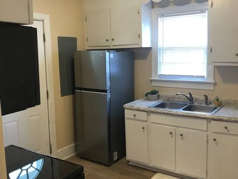 2310 Richmond Ave — Photo 10