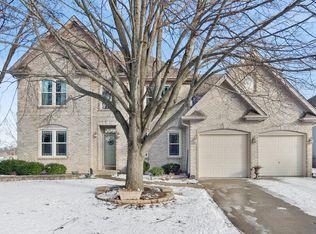 2819 Clarissa Ln, Aurora, IL 60502