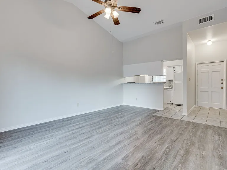 1908 San Antonio St #306 — Photo 10