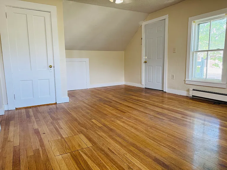164 Main St #B — Photo 3