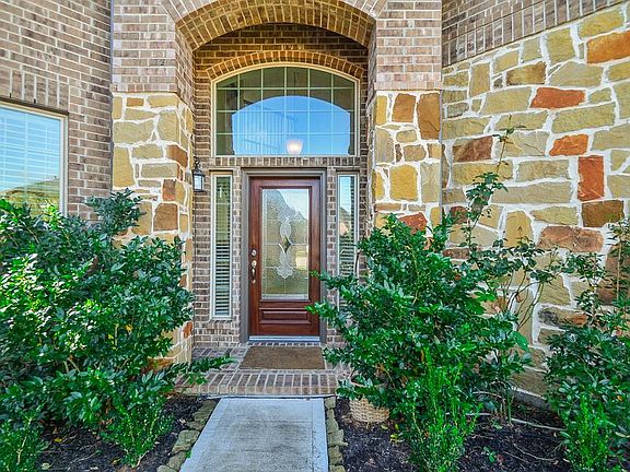 3rd image of 23407 Farfalla Ln