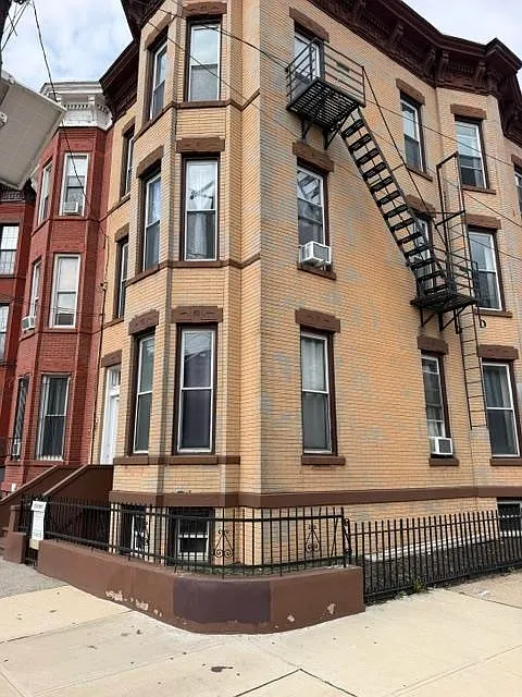 125 Palisade Ave #3