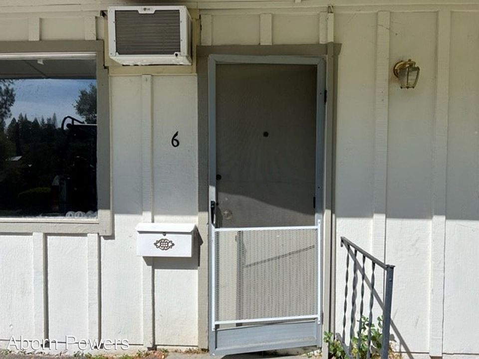2nd image of 2807 & 2813 Manor Dr #2807-6