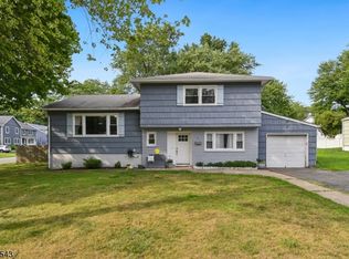 2 Flynn Ter, West Orange, NJ 07052