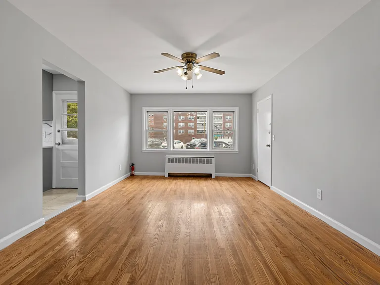 725 E Broadway #1 — Photo 8
