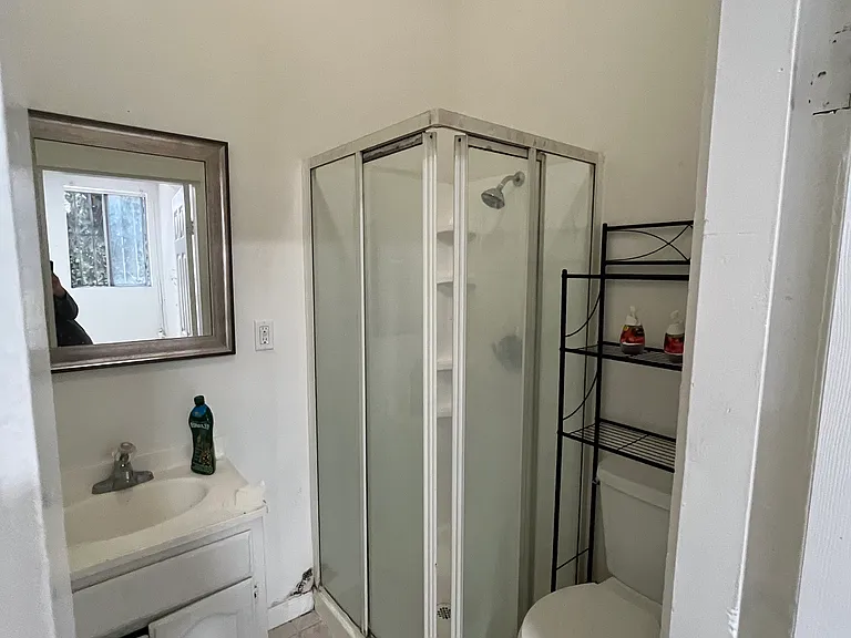 1818 N Broadway #6 — Photo 2