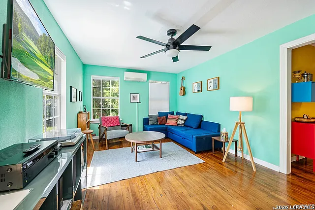 2 bed, 2.0 bath, 1192 sqft, $2,000 — Photo 4