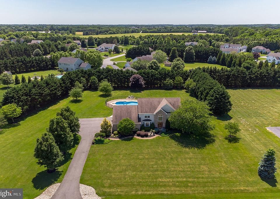1st image of 51 Meadow Dr
