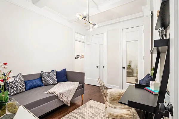 Sold by Compass | media 18