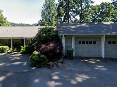 2738 Summit Dr, Lake Oswego, OR, 97034