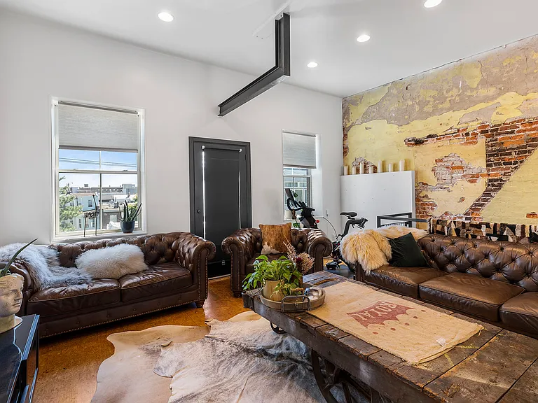 2020 E Fletcher St #1&2 — Photo 4