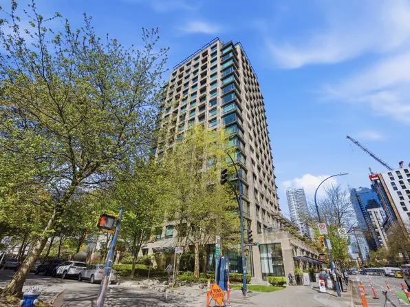 1003 Burnaby St #706, Vancouver, BC V6E 4R7