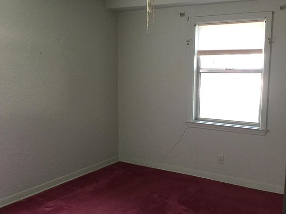 4th image of 209 S Seneca Blvd