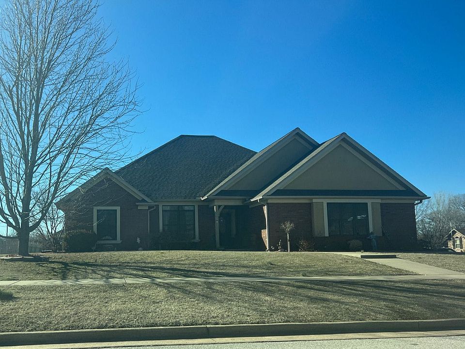 1st image of 808 Chesterfield Dr