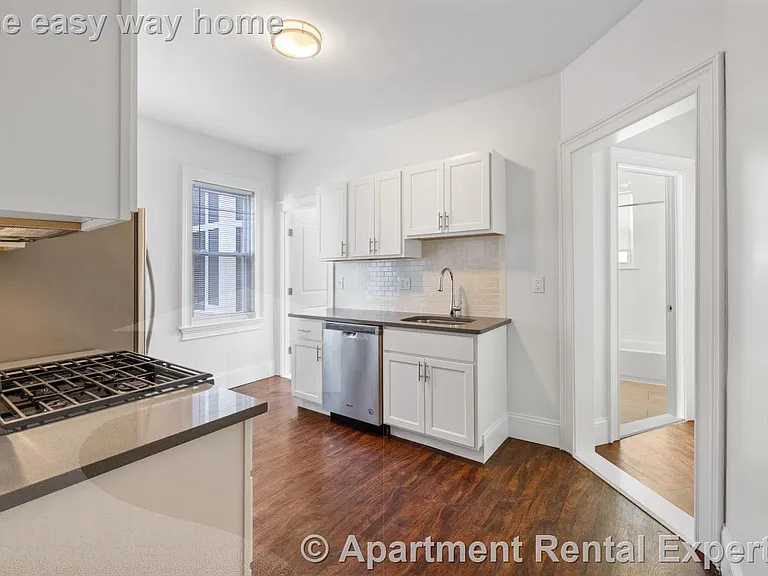 117 Columbia St #1 — Photo 4