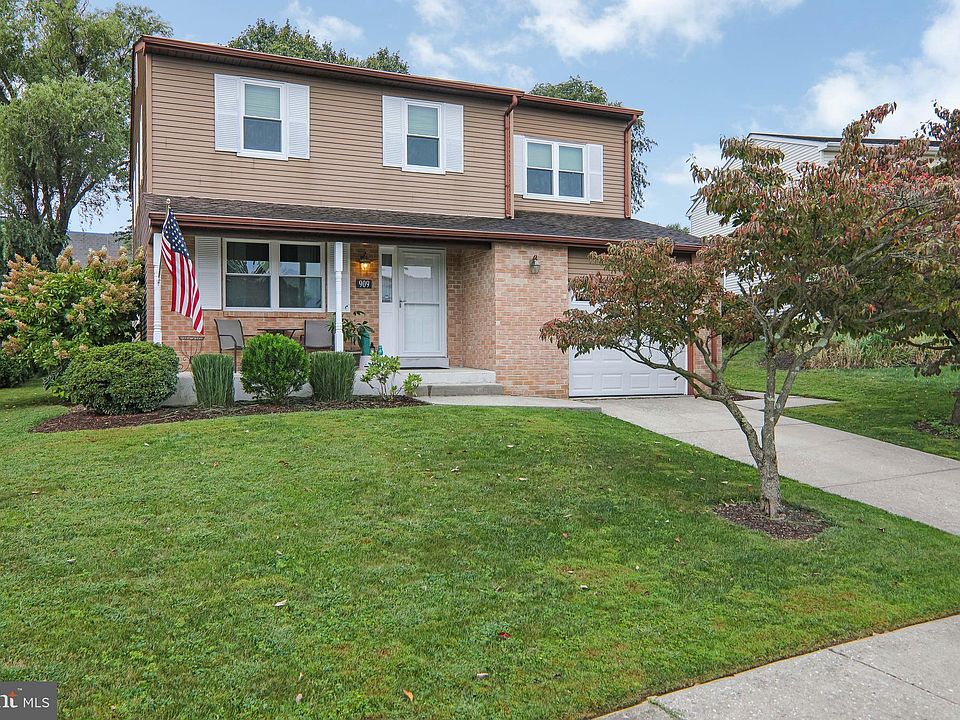 1st image of 909 Ayrdale Pl