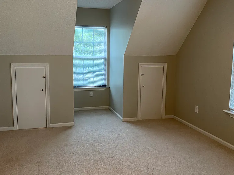 121 Fawnbrook Dr — Photo 12